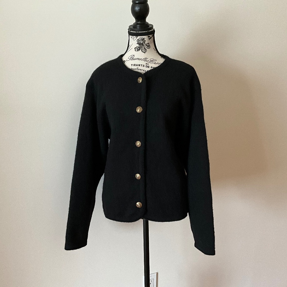 The Eagle Eye  women's cardigan nice design knitted. Size L in Black